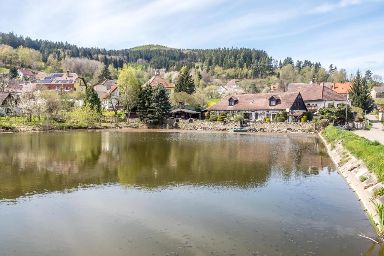 Pension A Restaurace Regina Větřní Kültér fotó